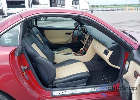 2003 Mercedes-Benz Slk 320 z USA, uszkodzony, nr VIN WDBKK65F43F278662